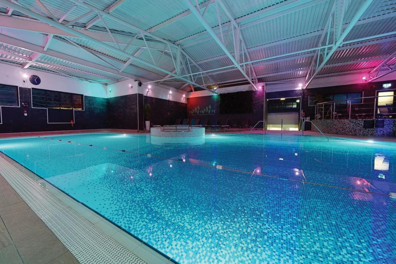 Village Hotel Manchester Cheadle Экстерьер фото