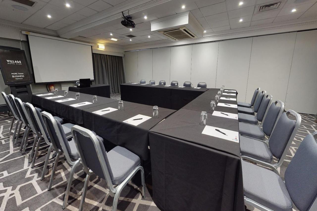 Village Hotel Manchester Cheadle Экстерьер фото