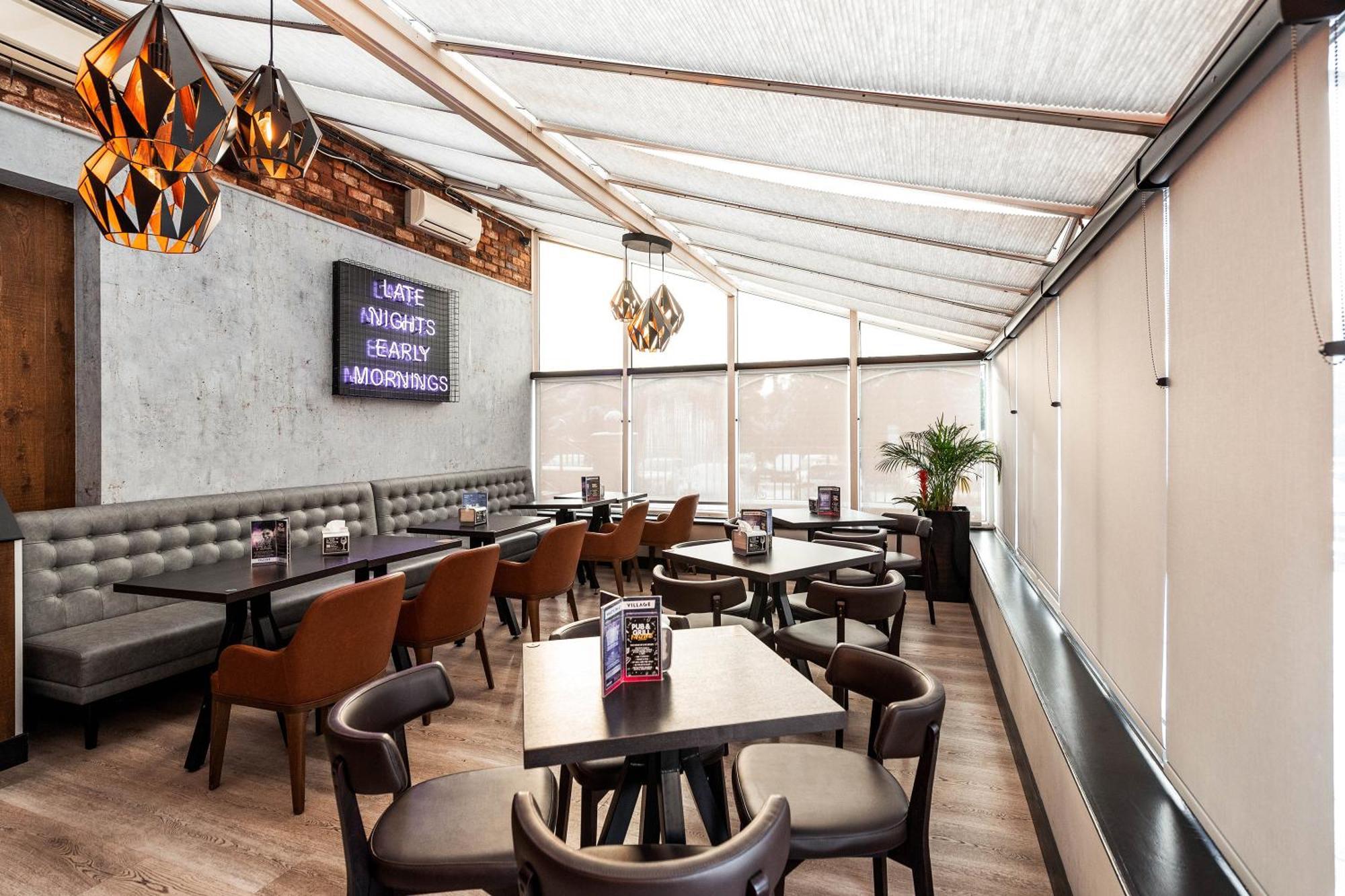 Village Hotel Manchester Cheadle Экстерьер фото
