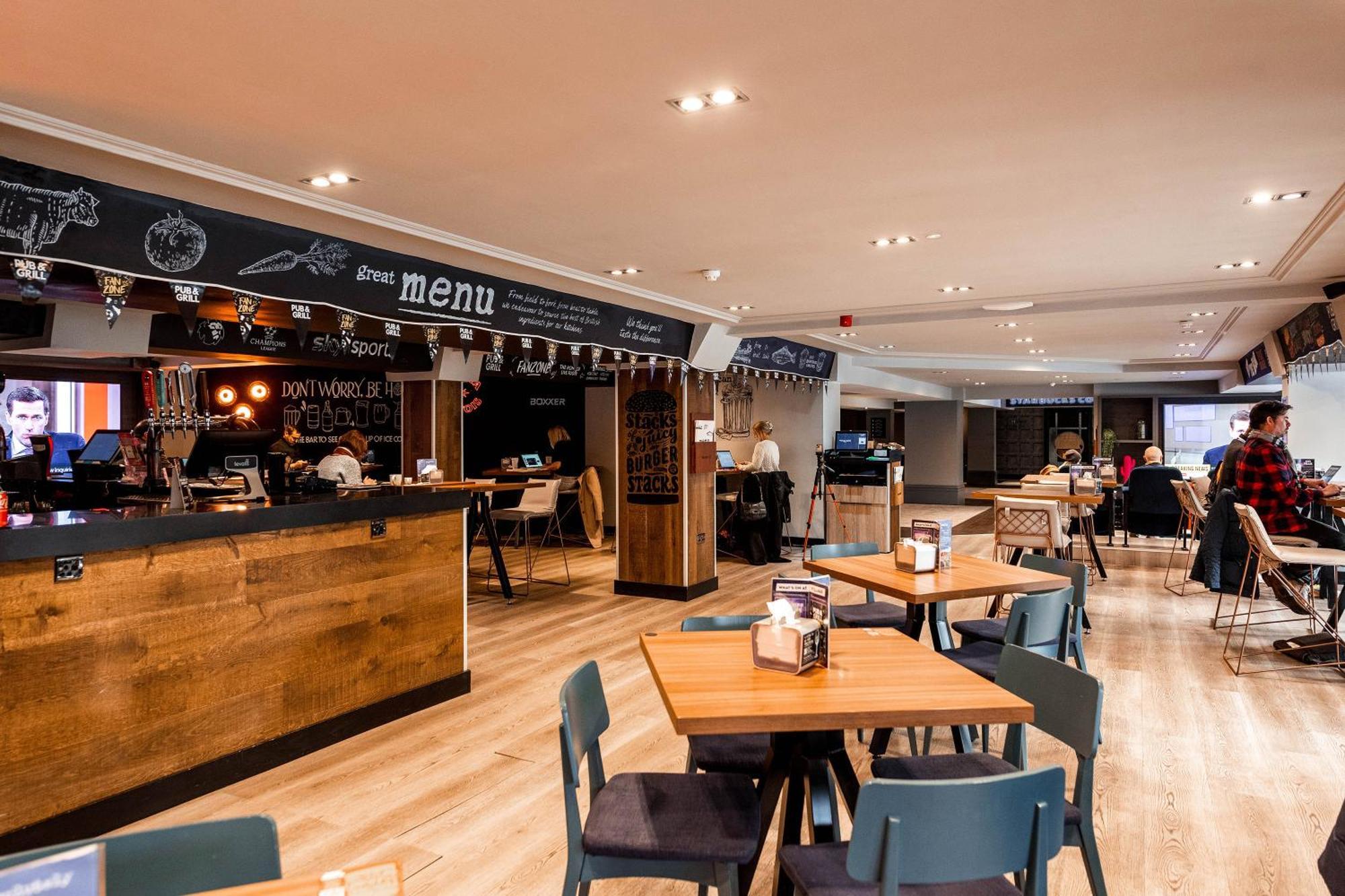 Village Hotel Manchester Cheadle Экстерьер фото