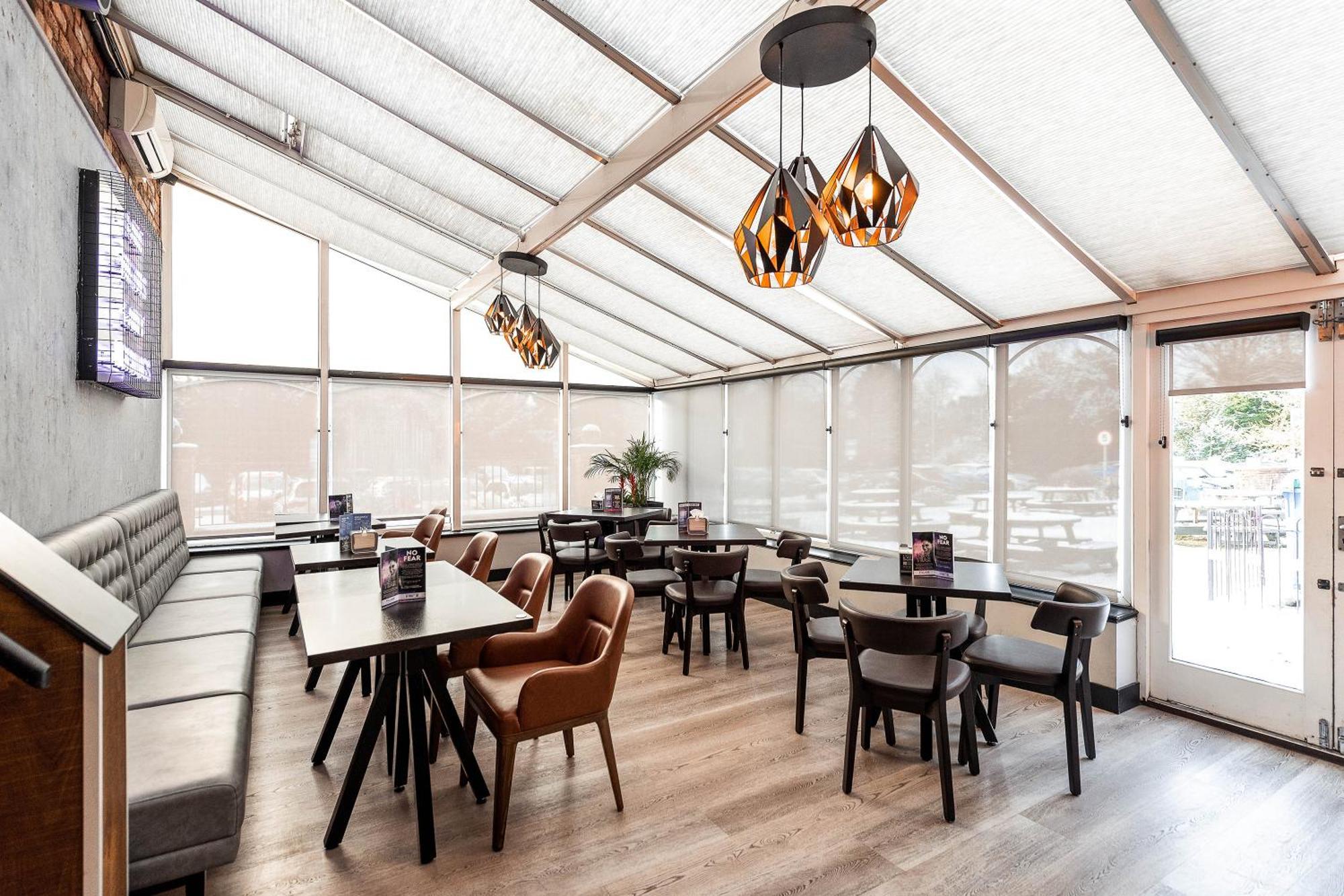Village Hotel Manchester Cheadle Экстерьер фото