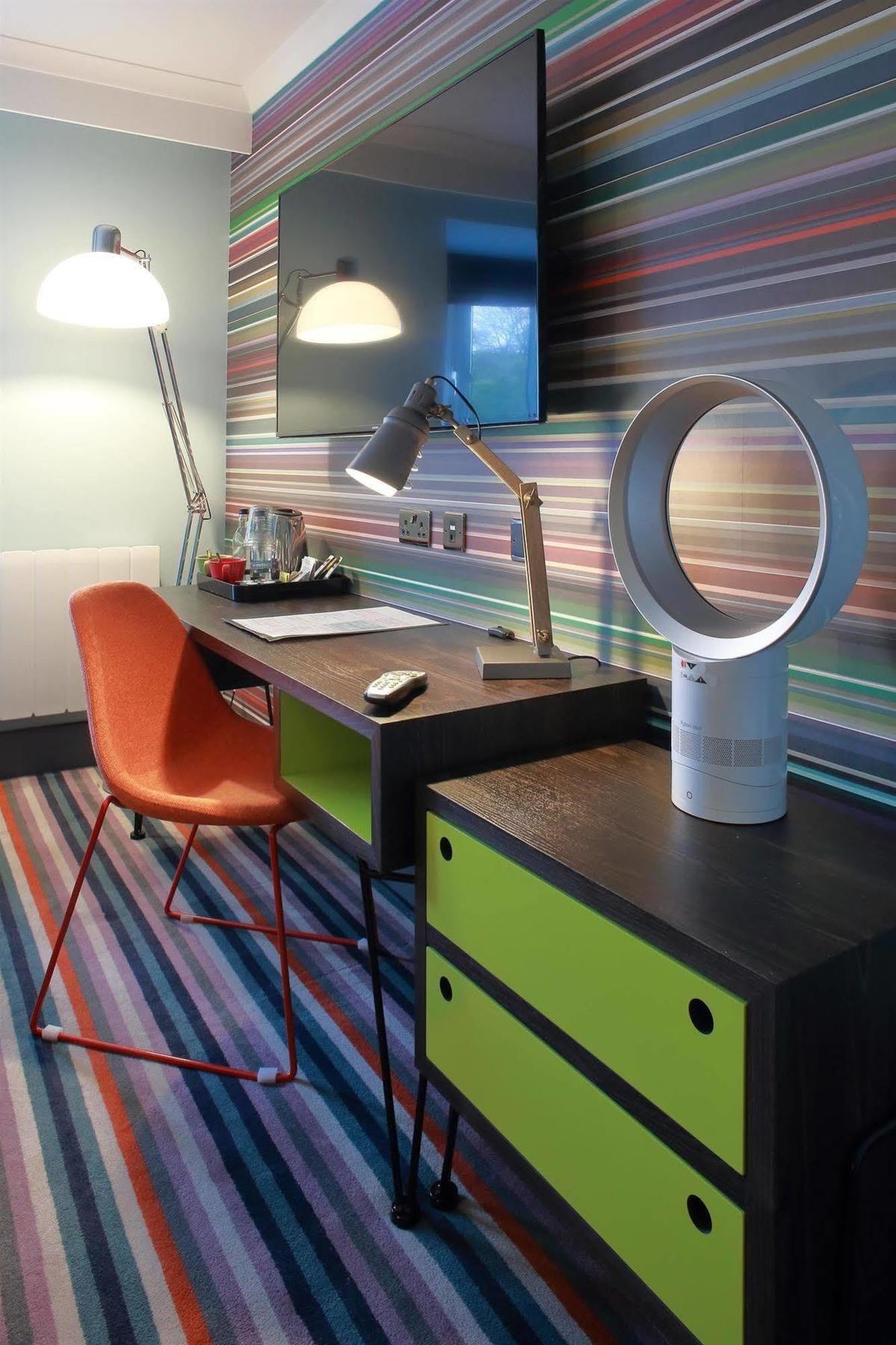 Village Hotel Manchester Cheadle Экстерьер фото