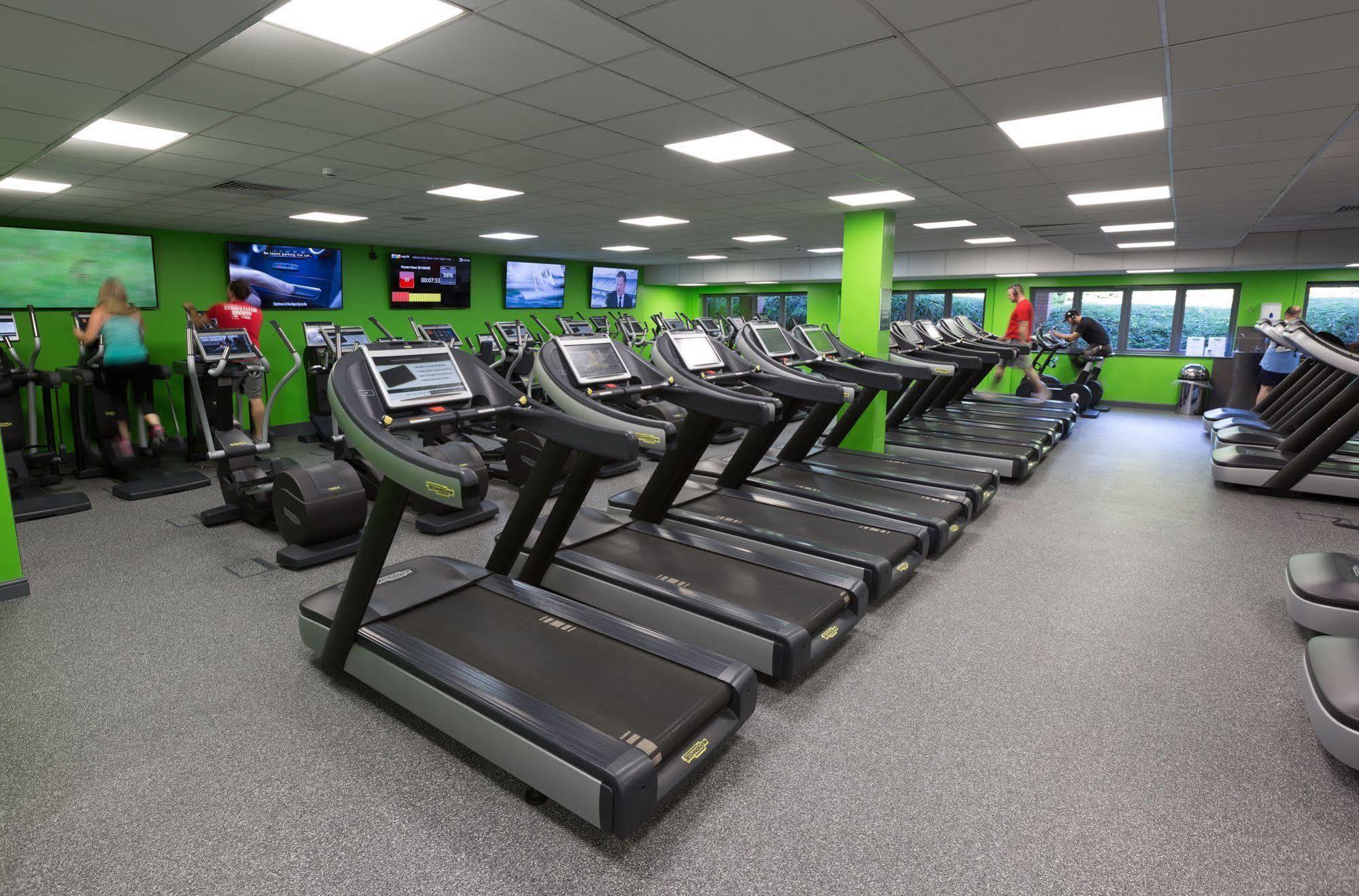 Village Hotel Manchester Cheadle Экстерьер фото