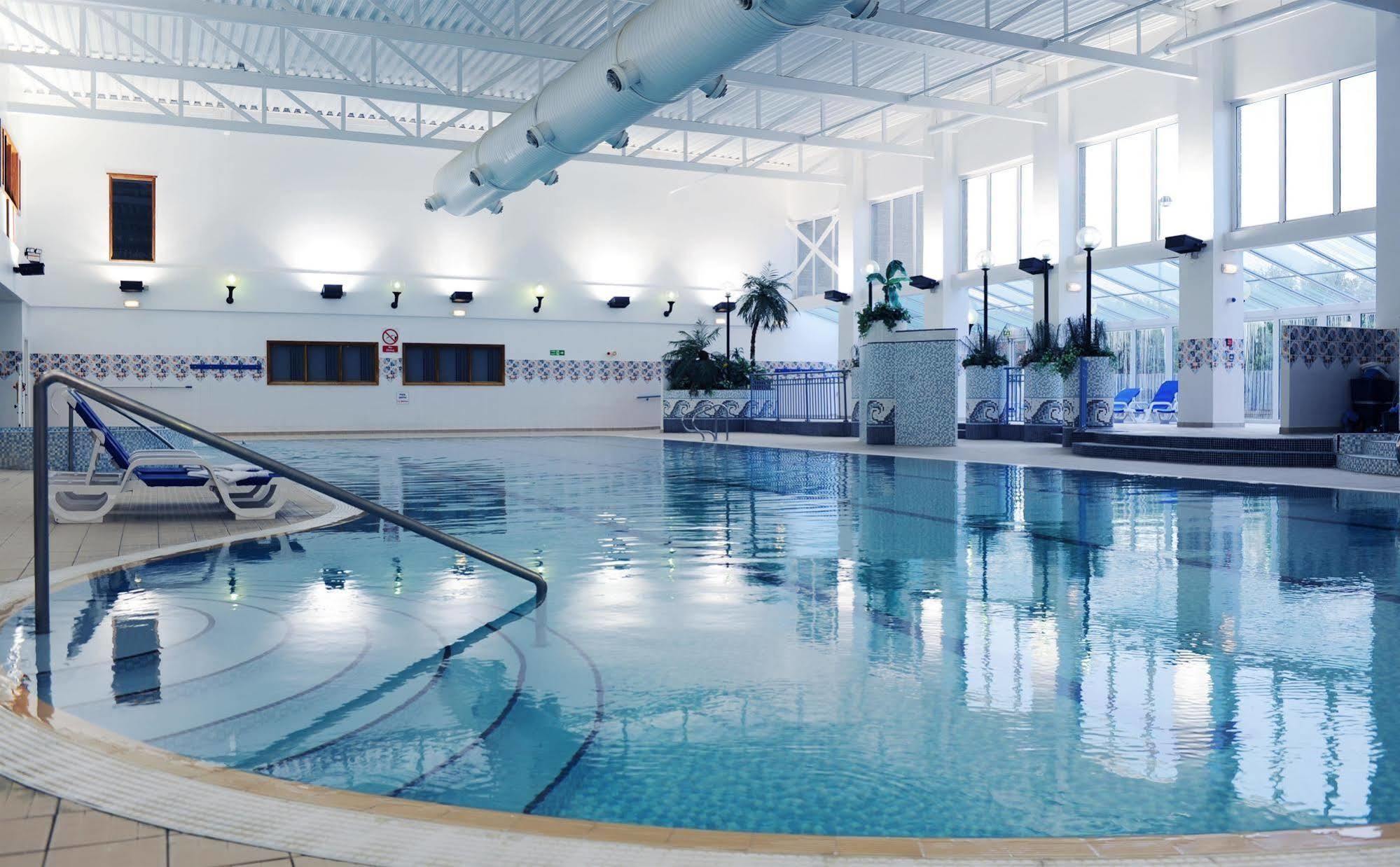 Village Hotel Manchester Cheadle Экстерьер фото